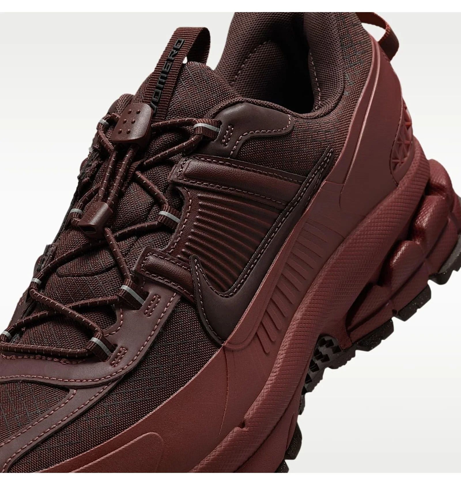 Кросівки унісекс Nike Zoom Vomero Roam Brown HV6901-200 HV6901-200 36 фото