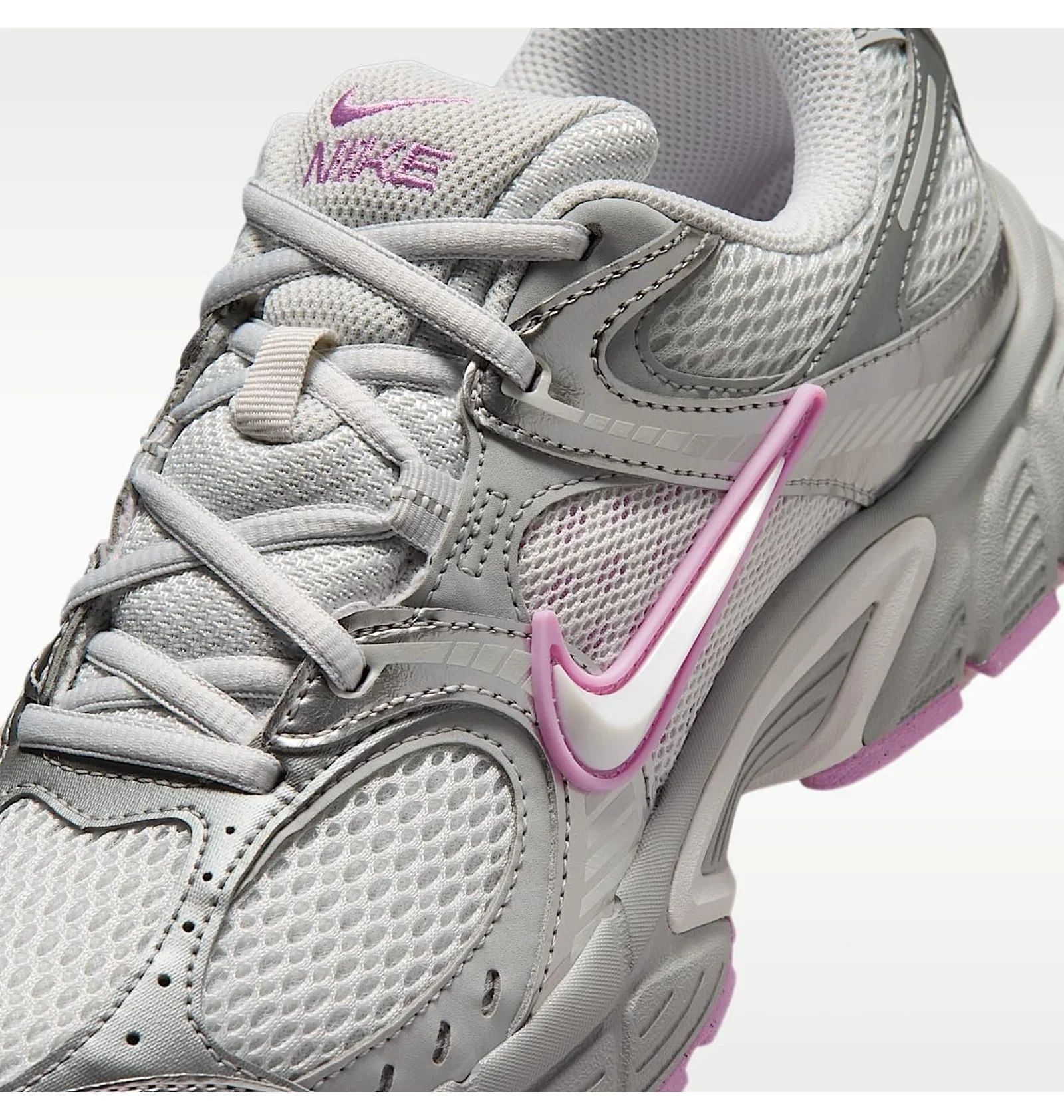 Кросівки жіночі Nike V5 Runner White/Metallic HQ7901-009 HQ7901-009 36 фото