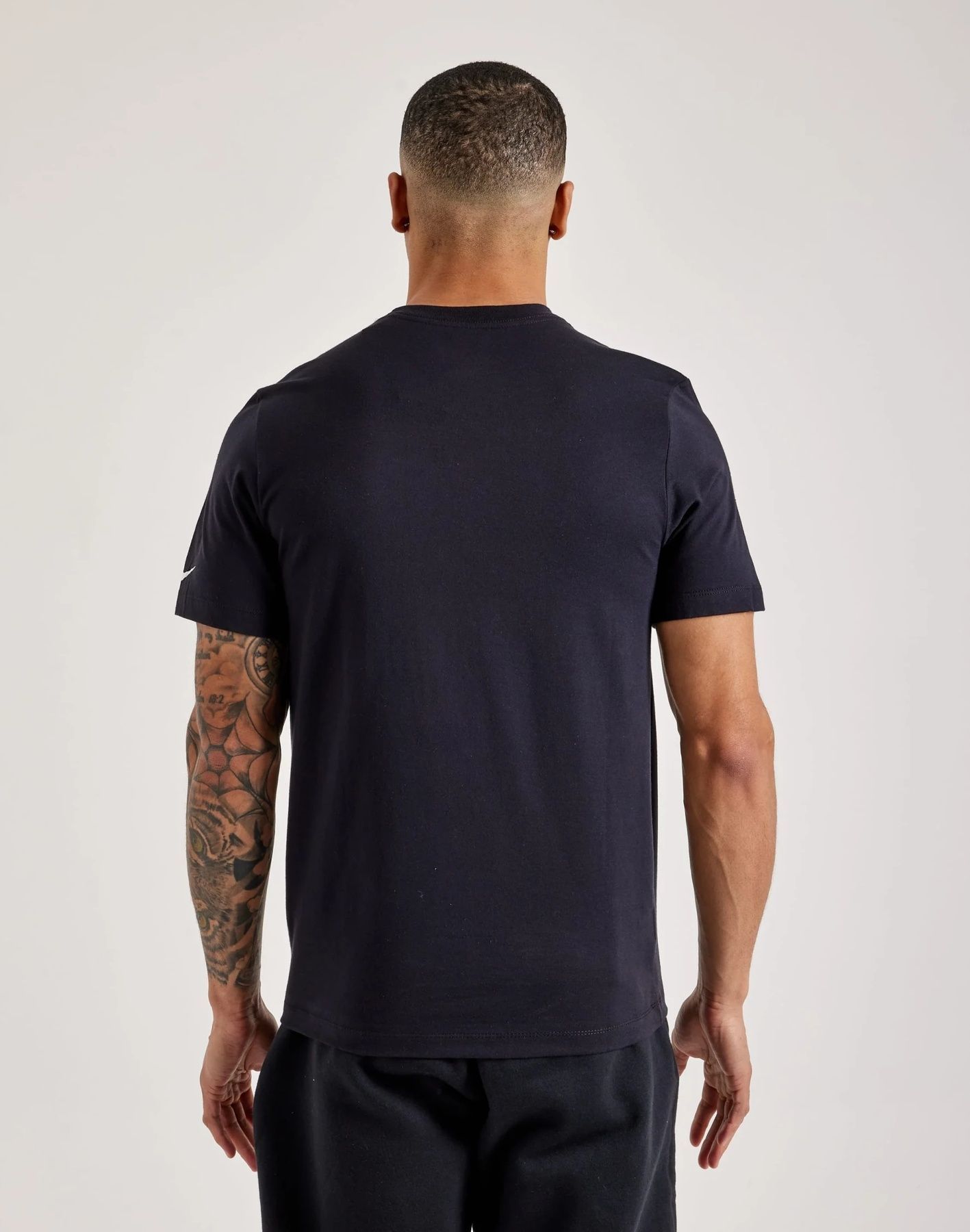 Футболка чоловіча Nike Sportswear Enshrined Graphic T-Shirt IF3364-010 IF3364-010 XS фото