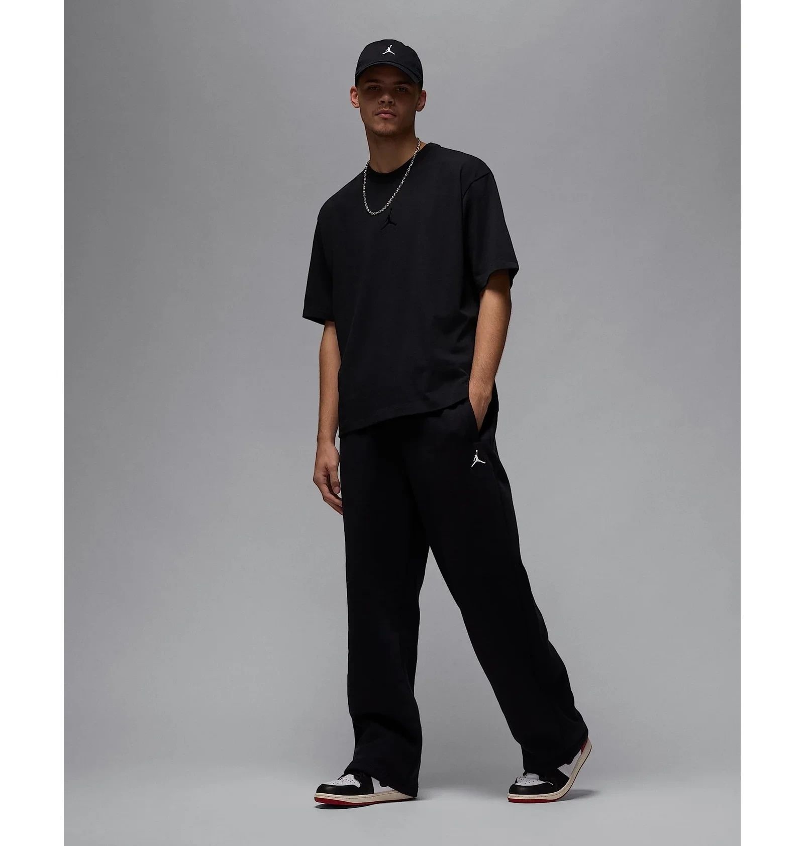 Футболка мужская черная Jordan Essentials Oversized T-Shirt (IB7345-010) IB7345-010 M фото