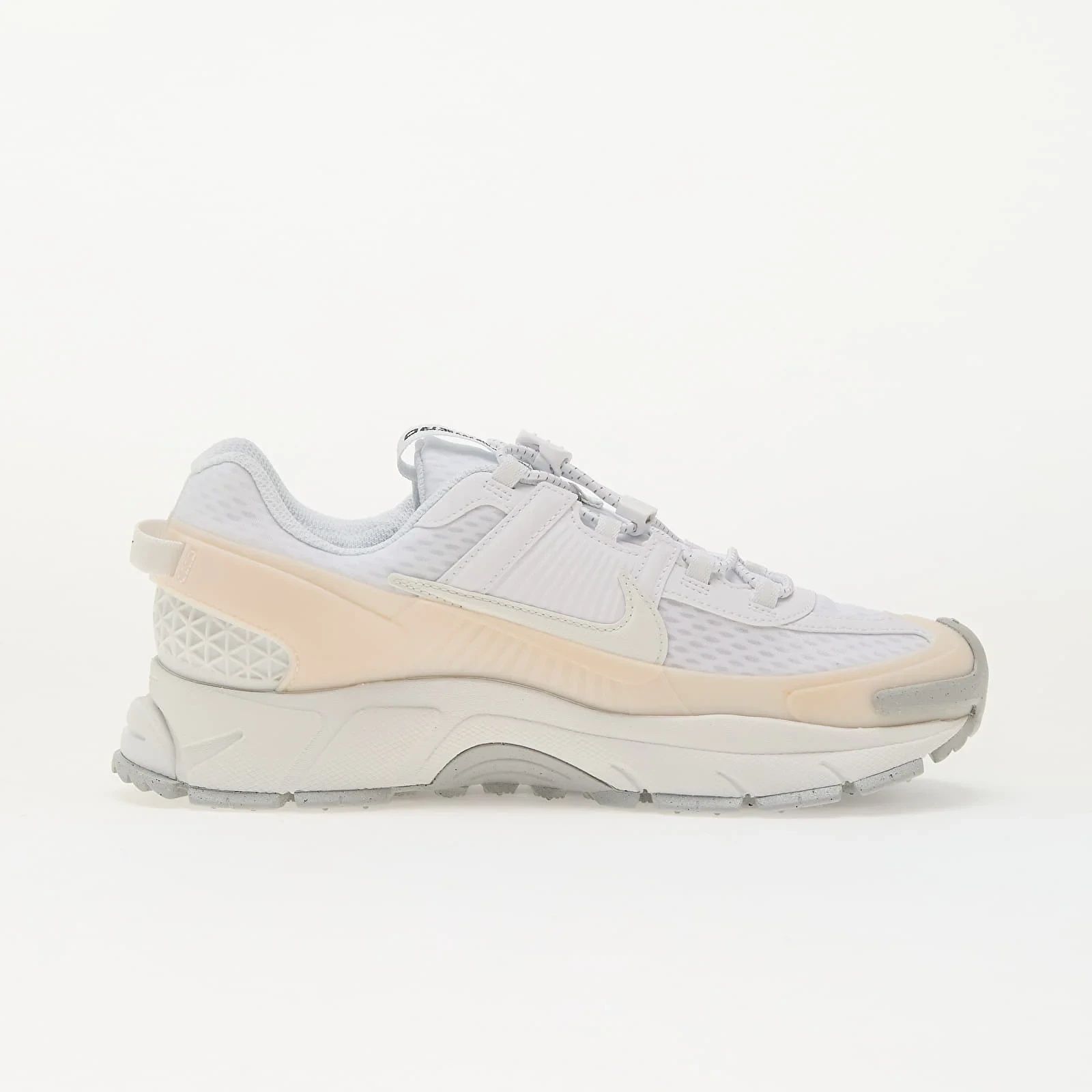 Кроссовки женские NIKE ZOOM VOMERO ROAM HJ4646-100 HJ4646-100 40 фото