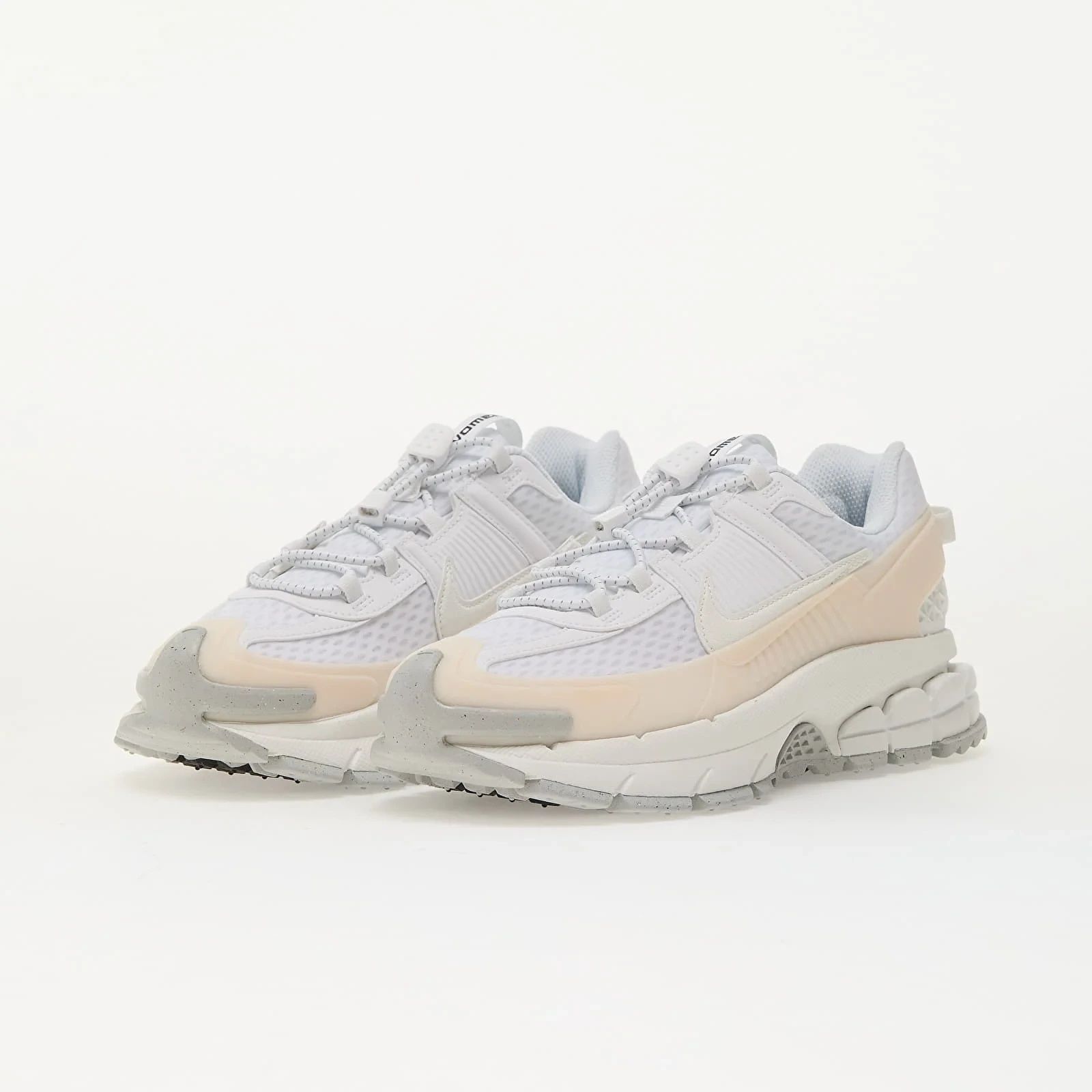 Кроссовки женские NIKE ZOOM VOMERO ROAM HJ4646-100 HJ4646-100 40 фото