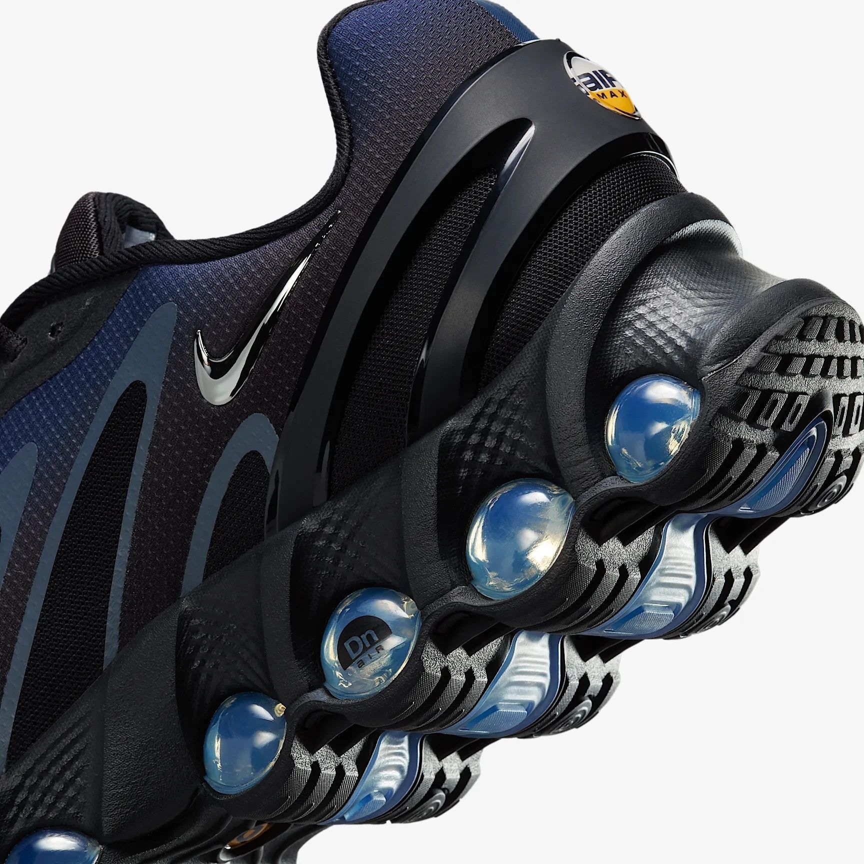 Кросівки чоловічі Nike Air Max Dn8 "Black Thunder Blue" II7634-001 II7634-001 40 фото