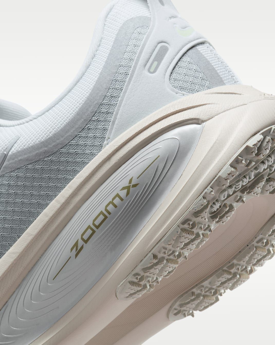 Кросівки чоловічі Nike Vomero 18 Gore-Tex HQ7001-003 HQ7001-003 40 фото