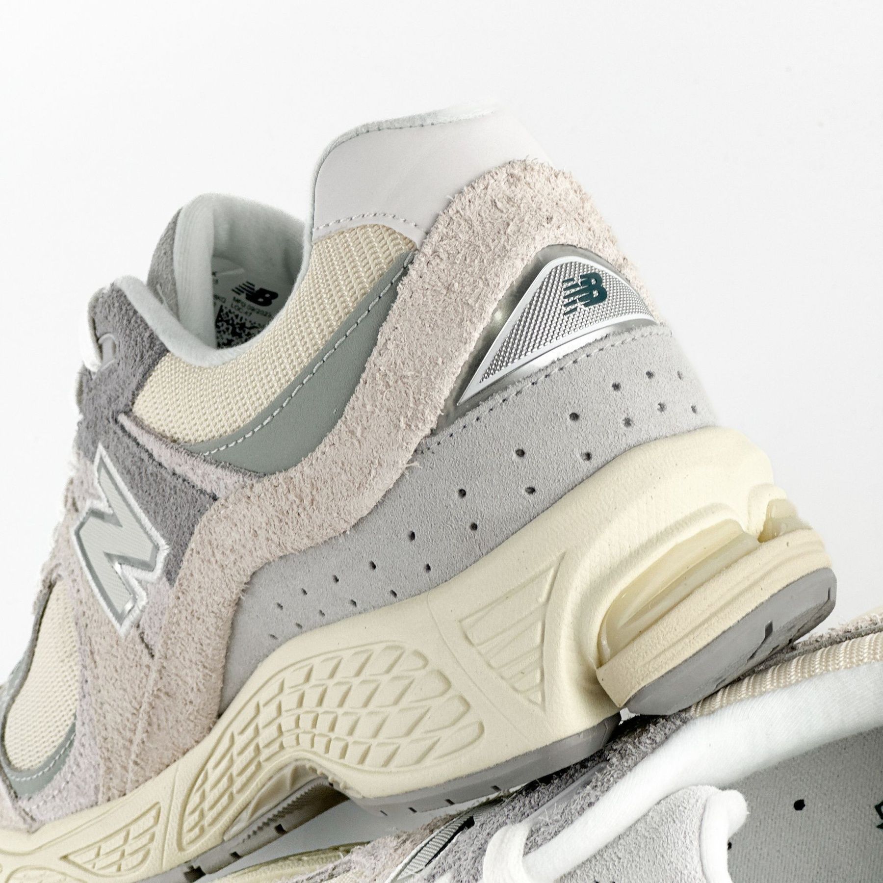 Кросівки жіночі New Balance 2002R Linen M2002REK M2002REK 37 фото