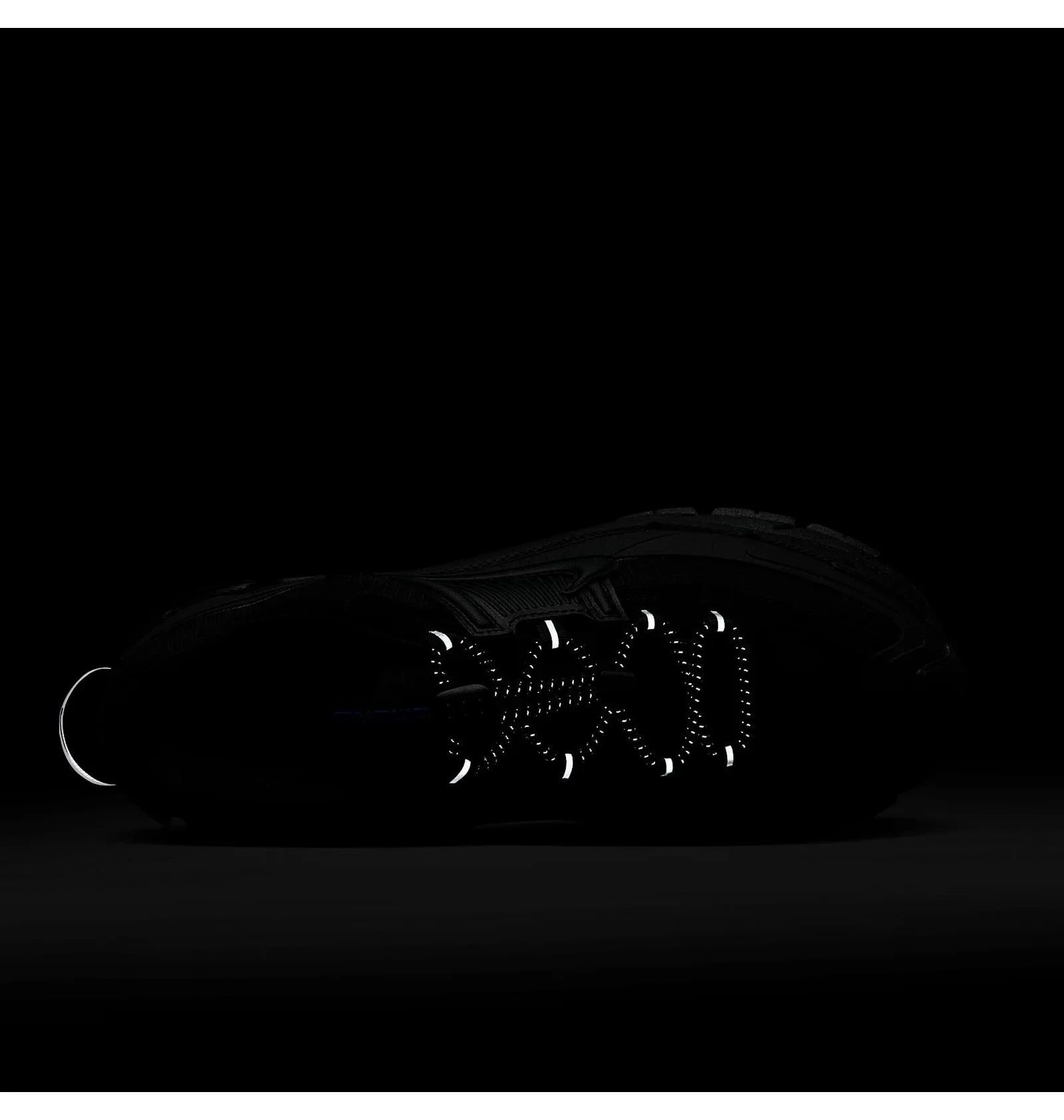 Кросівки унісекс Nike Zoom Vomero Roam Triple Black FV2295-002 FV2295-002 37.5 фото