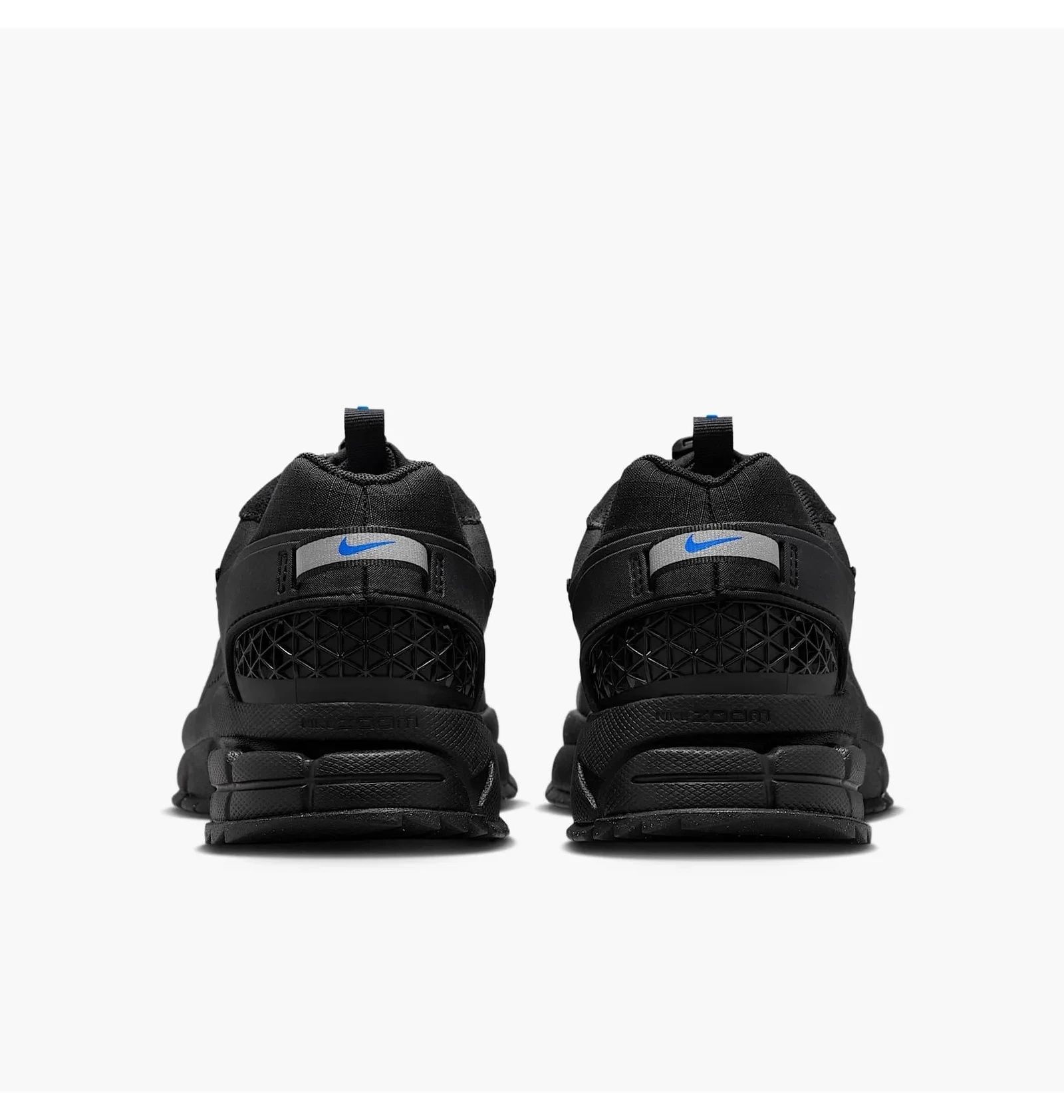 Кросівки унісекс Nike Zoom Vomero Roam Triple Black FV2295-002 FV2295-002 37.5 фото
