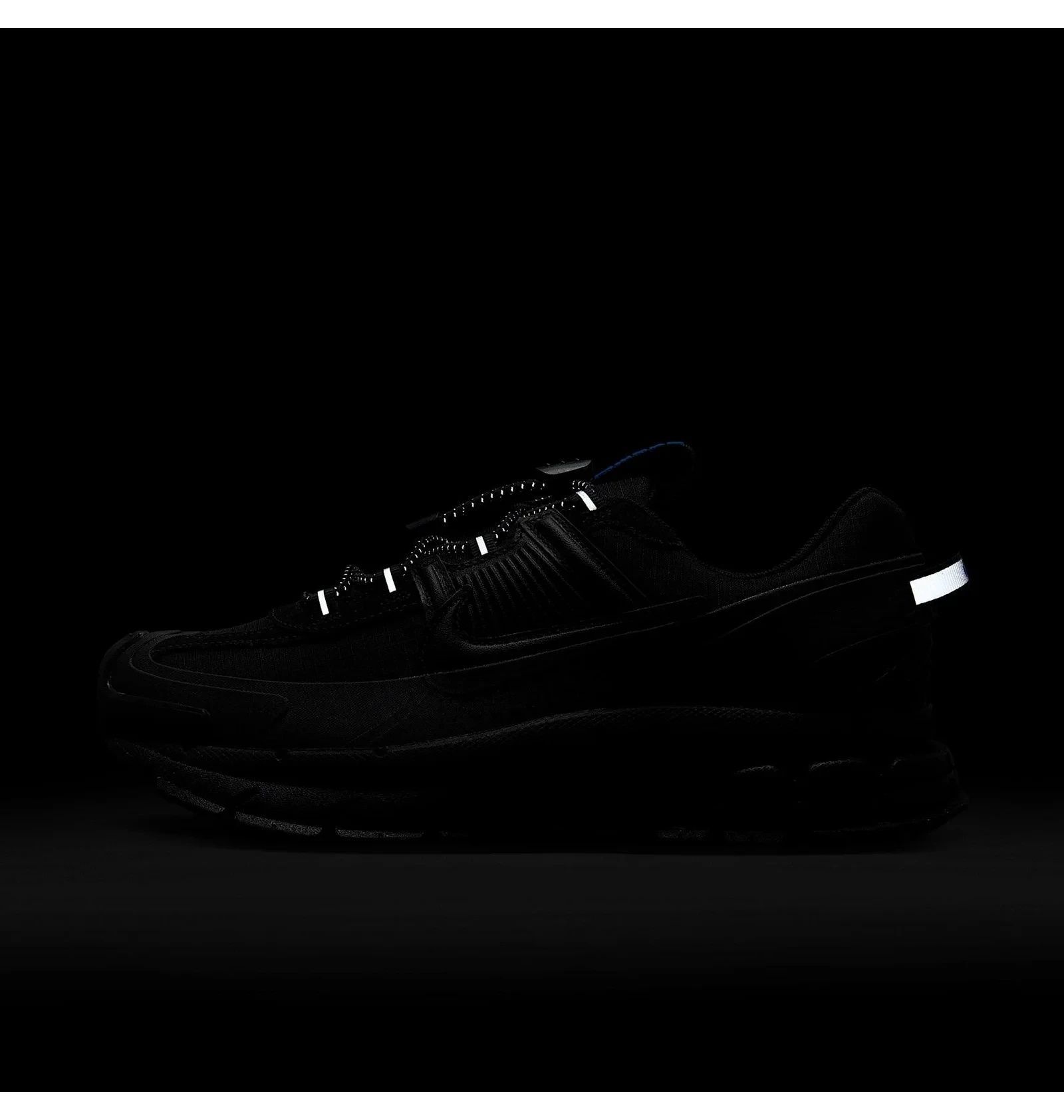 Кросівки унісекс Nike Zoom Vomero Roam Triple Black FV2295-002 FV2295-002 37.5 фото