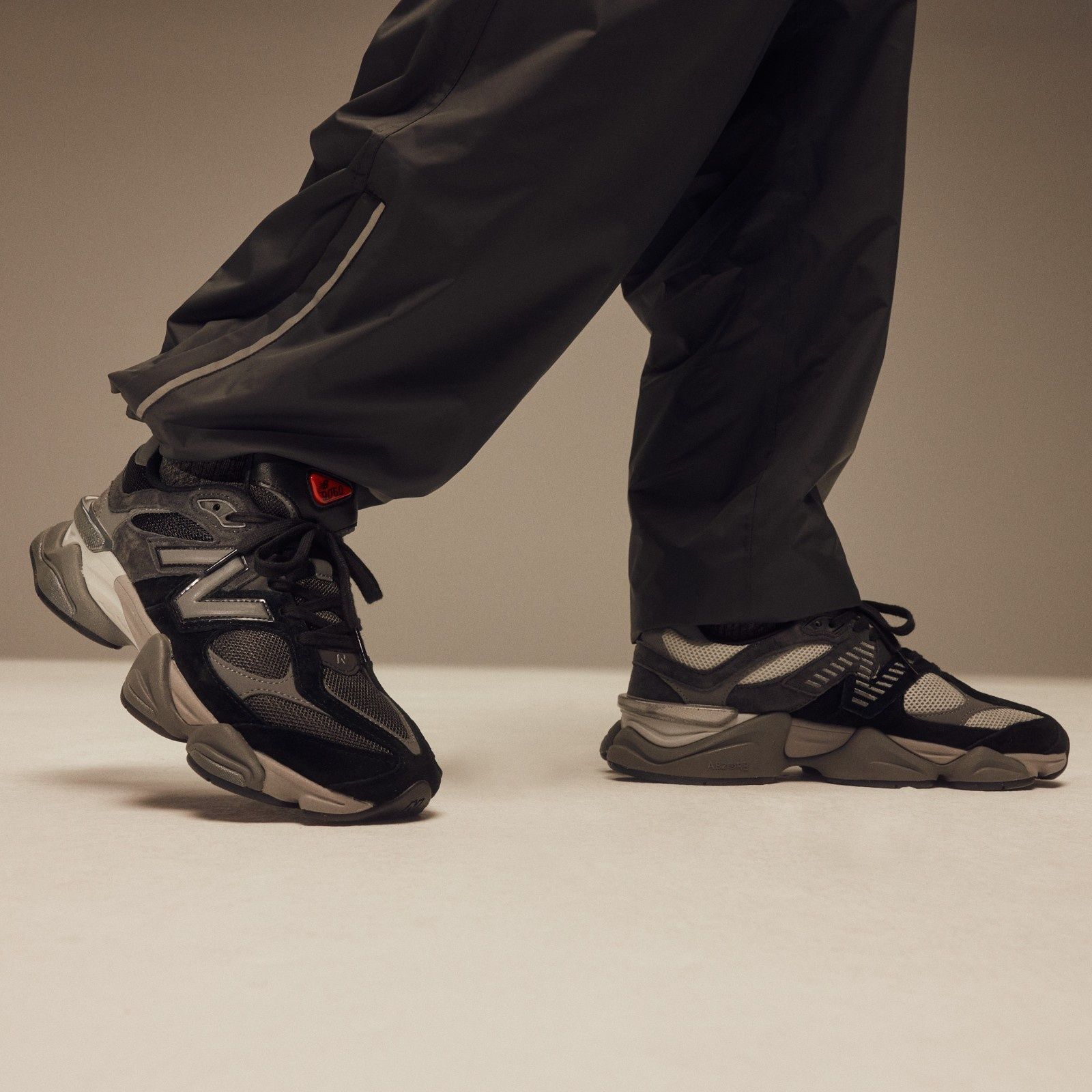 Кросівки чоловічі New Balance 9060 U9060BLK U9060BLK 40 фото