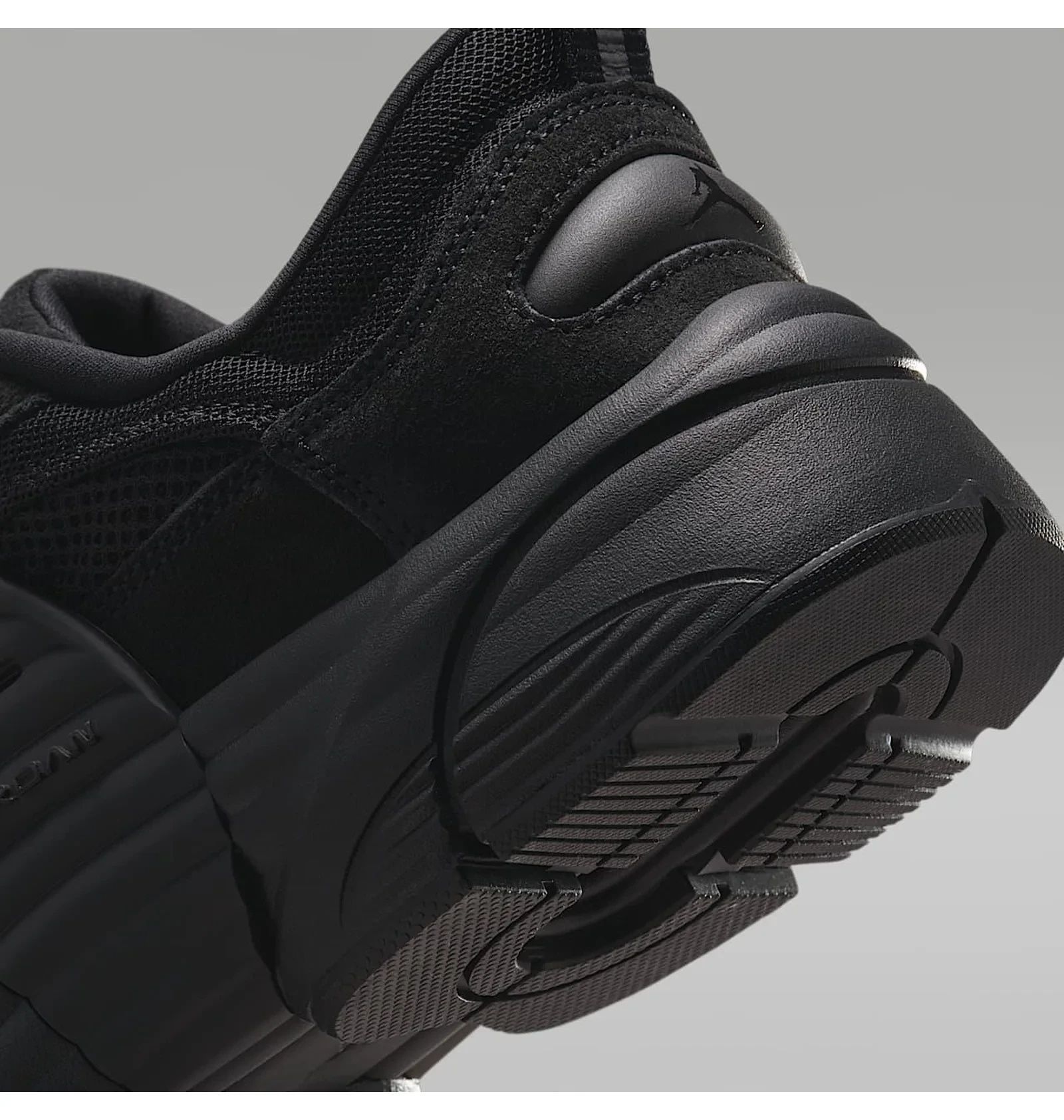 Кросівки чоловічі Air Jordan Trunner O/S Black IB3722-003 IB3722-003 40 фото