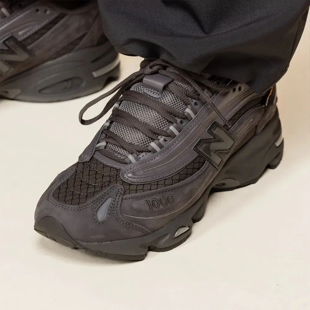 Кросівки чоловічі New Balance 1000 Grey/Black M1000NBB M1000NBB 40.5 фото